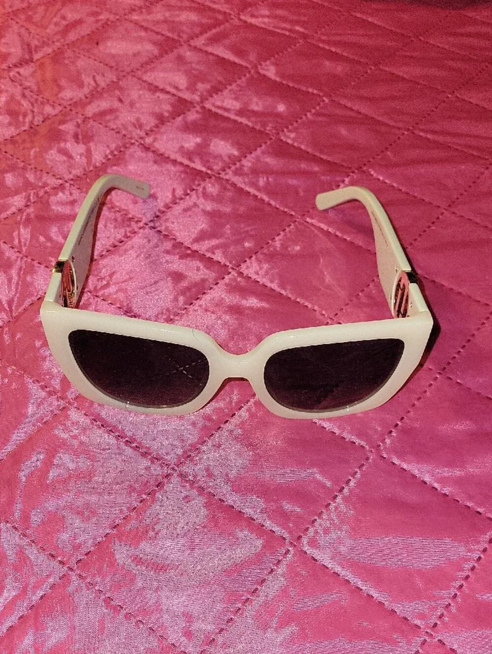 Marc Jacobs Light Gray Square Sunglasses with Black Lenses